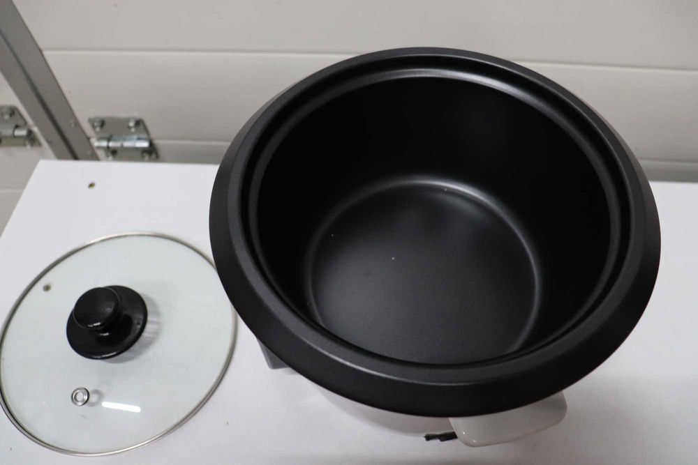 ECG RZ11 Оризоварка 1л, 400W Функция за поддържане на топлина