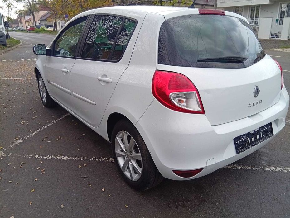 Renault Clio 1.2 Benzina 80 Cp 2013
