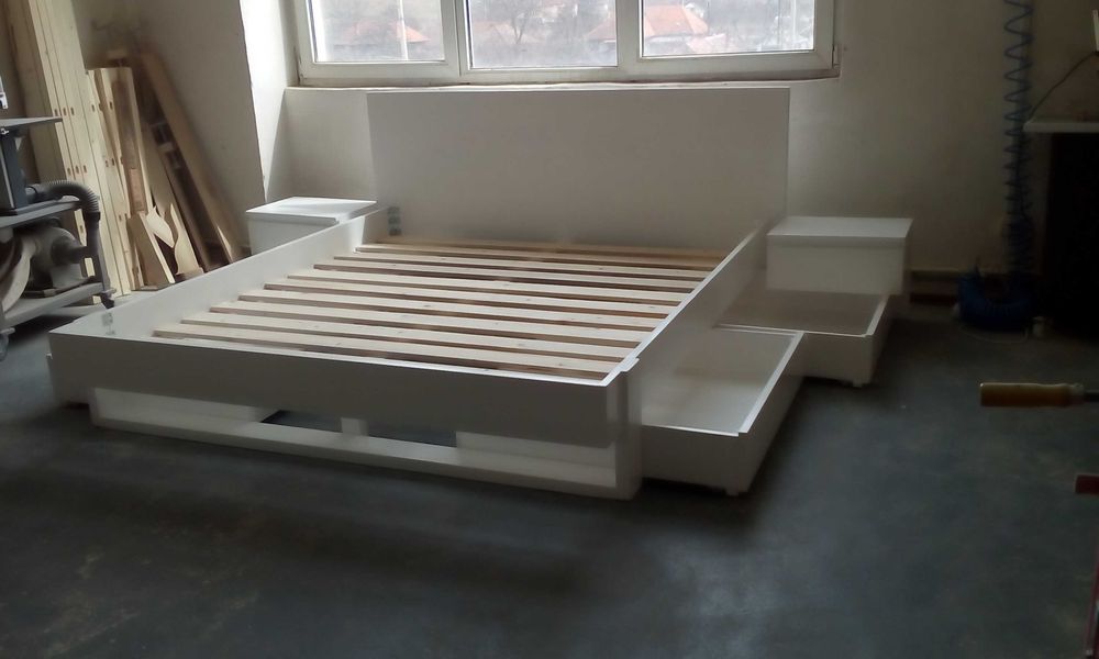 TRANSPORT GRATUIT.Pat matrimonial din lemn masiv cod 212