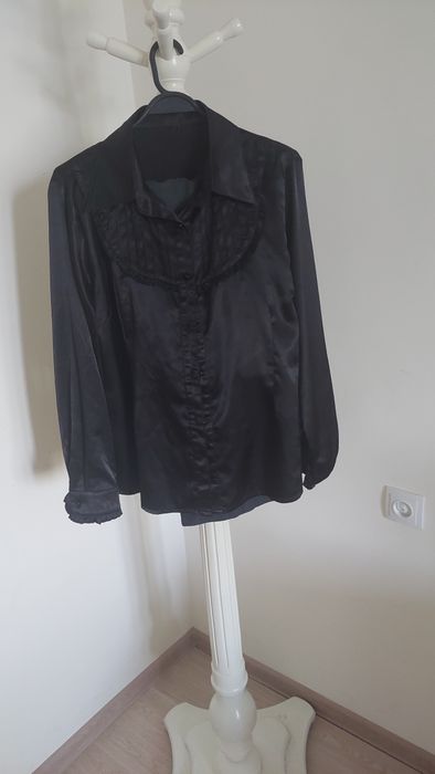 Черная элегантная блузка