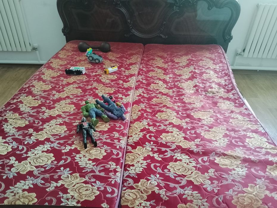 Продается двуспальная кровать