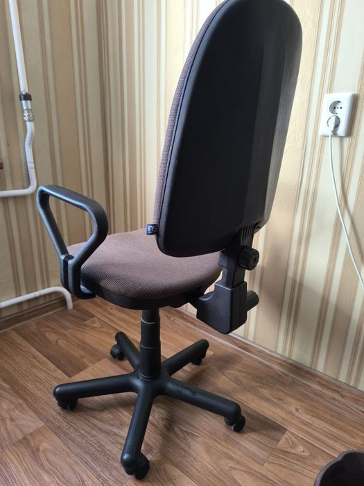 Компьютерное кресло