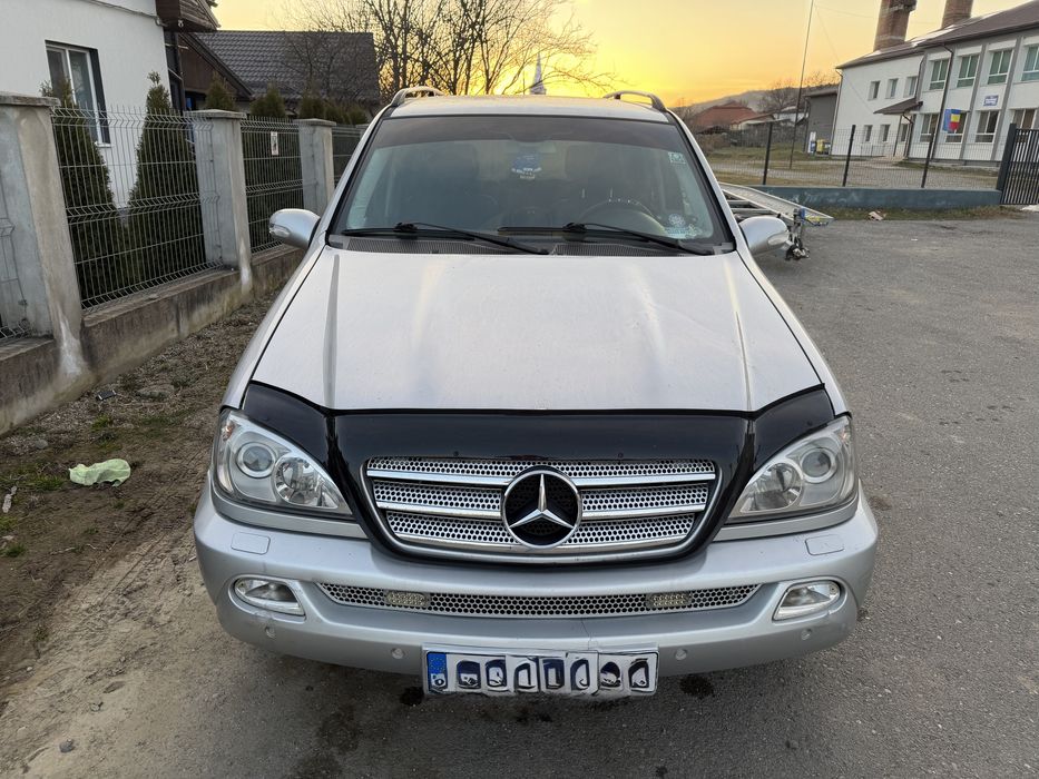 Vând Mercedes ML W163