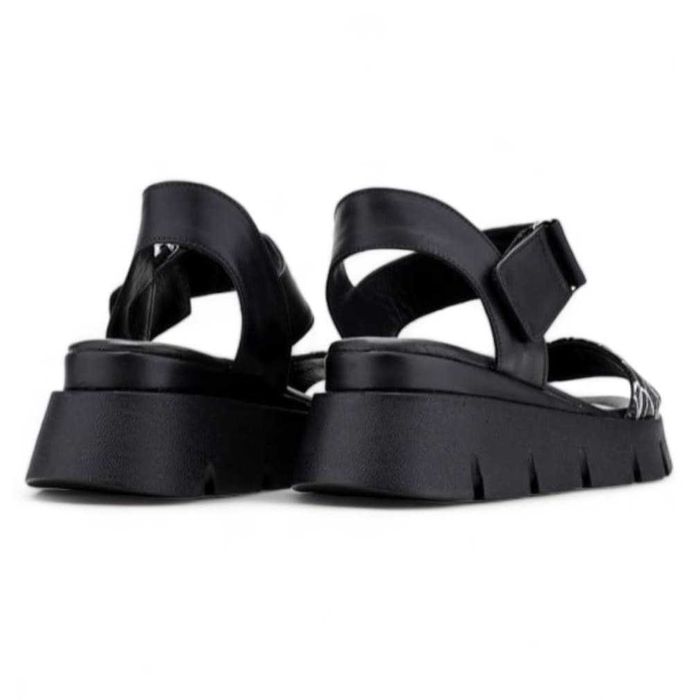 ПРОМО! Сандали на платформа от естествена кожа с атрактивен дизайн.