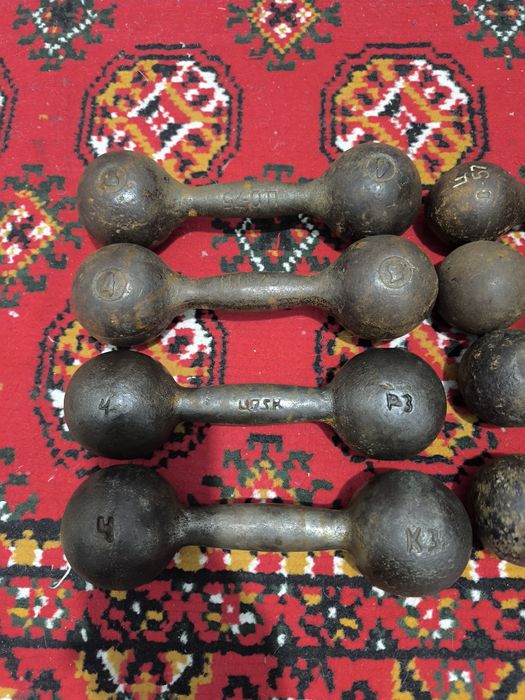 Гантели 4кг, 3кг