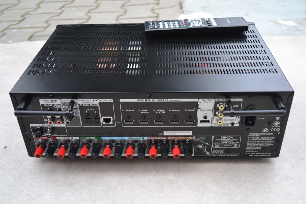 Amplificator Denon AVR X 1300 W cu  telecomanda originala Bluetooth