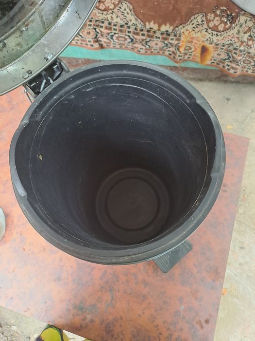 Урна металлическая с педалью