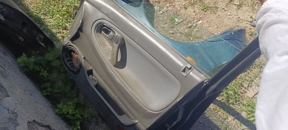 Mazda crumbs двери