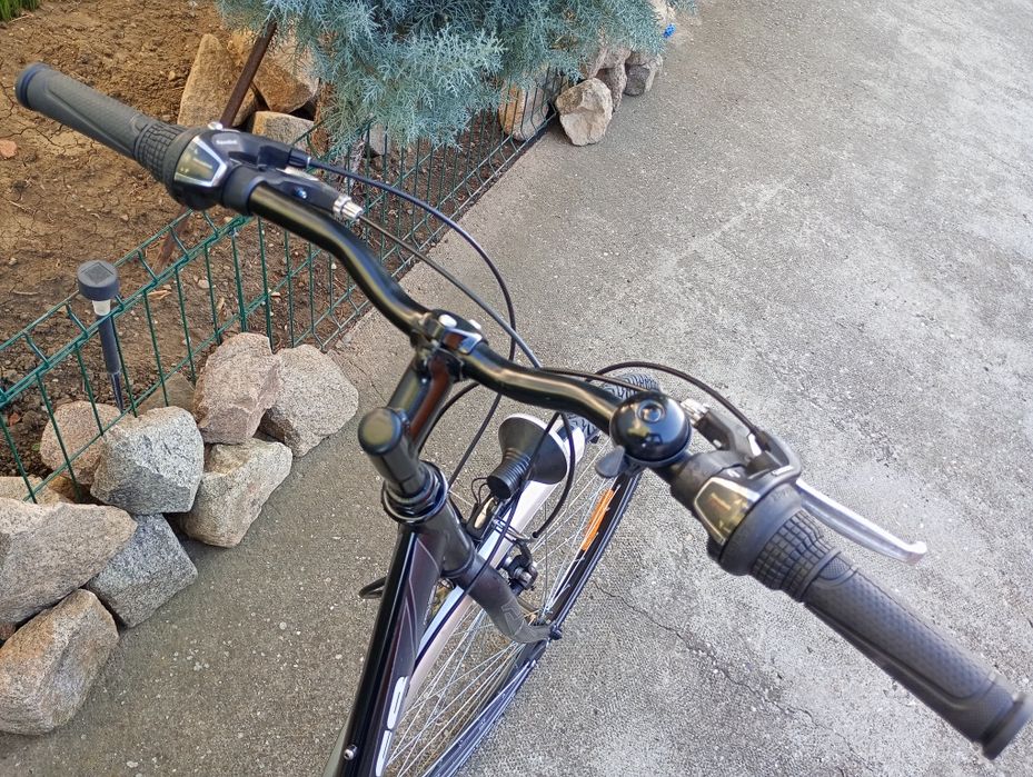 Bicicletă damă MILES,cu 21 vit,roti 28,stare f bună !