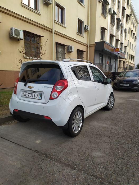 Yaxshi xolatdagi spark sotiladi