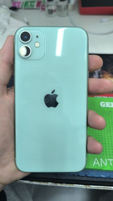 iPhone 11 64gb каробка есть
