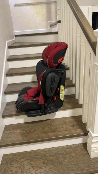 Продаю автокресло