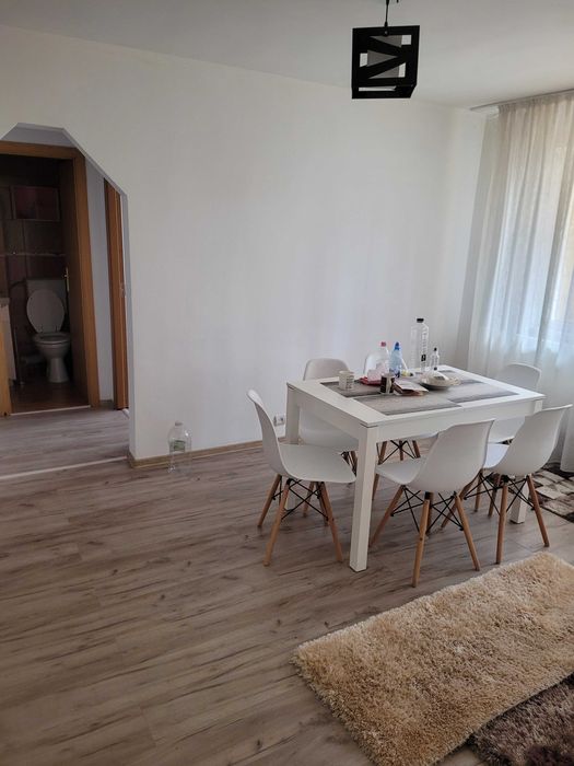 Inchiriez apartament Rm Valcea