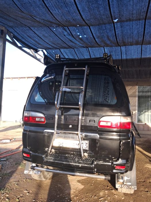 Delica Mitsubishi