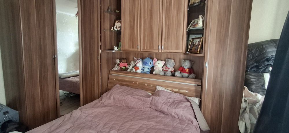 Продам спальный гарнитур