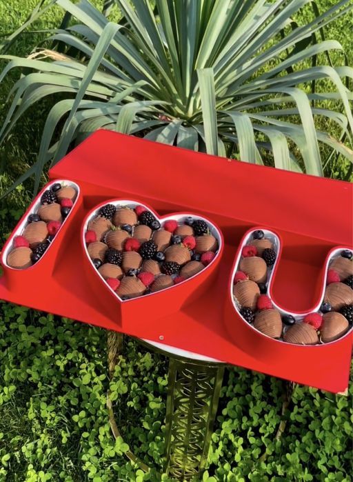 Шоколад клубника в подарок