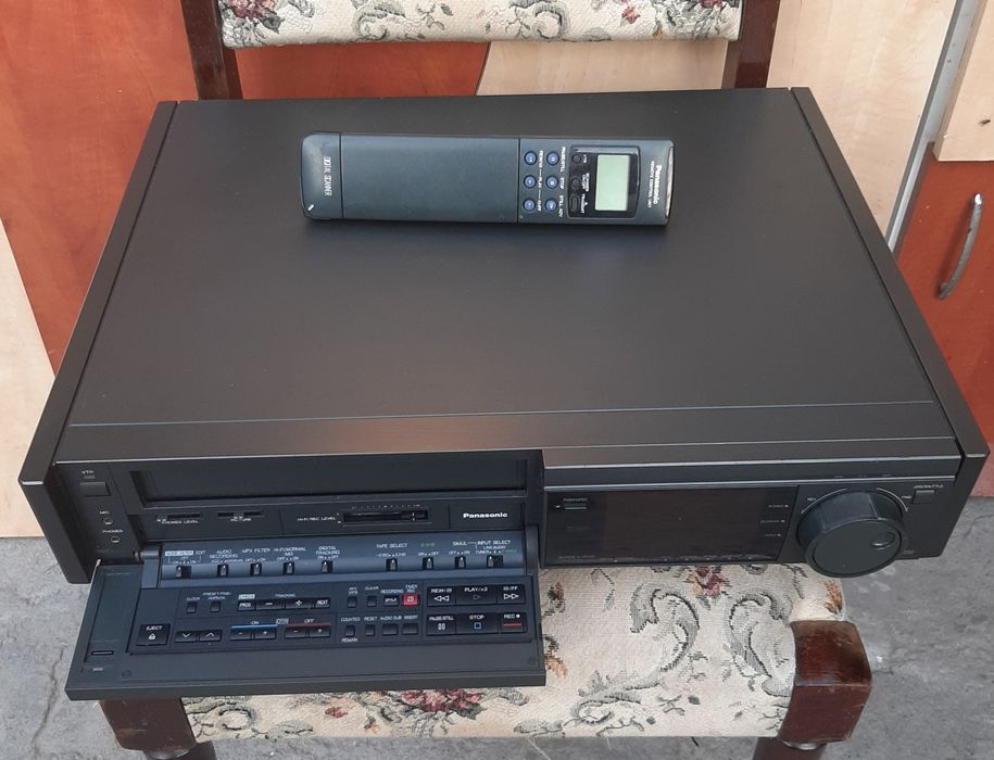 Vând videorecorder panasonic stereo nv-fs100 în stare bună impecabil