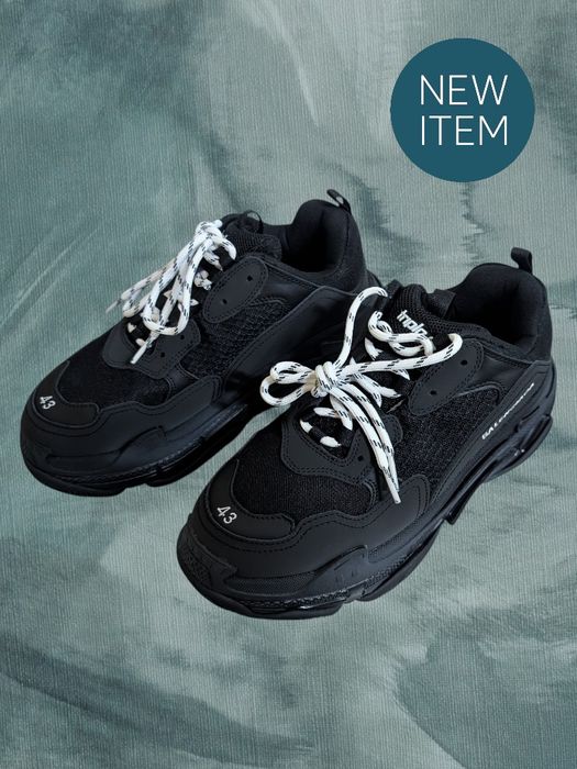 Balenciaga Triple S Black