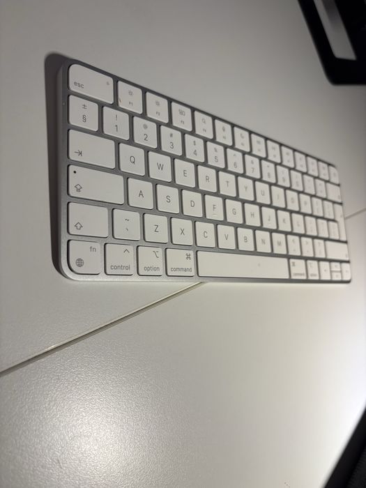 Tastatura apple scurta