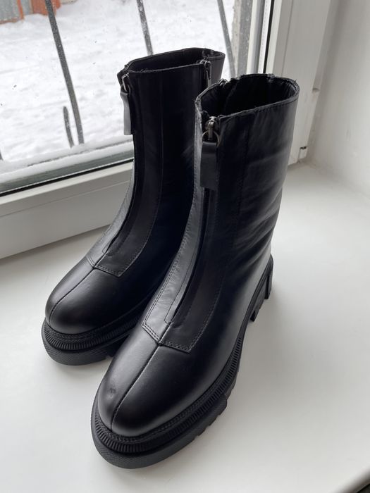 Продам зимние новые сапоги