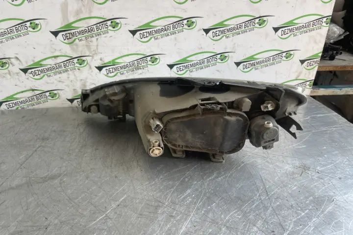 Far dreapta Peugeot 206 2004 1.6 MT (109 hp)