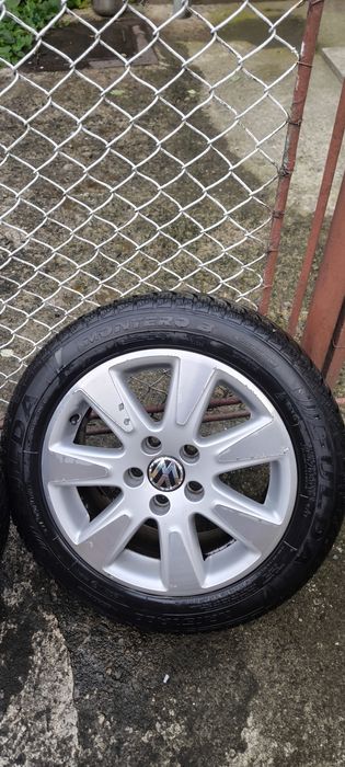 Jante originale de VW 16' cu cauciucuri de iarna