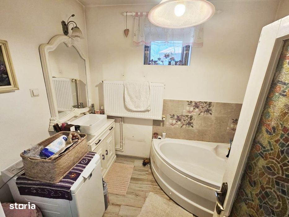 Casa vanzare 6 camere ,cu 629 mp teren zona PARCUL DE SOFT