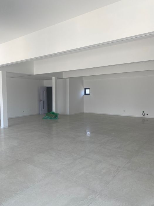 Spatiu comercial de închiriere