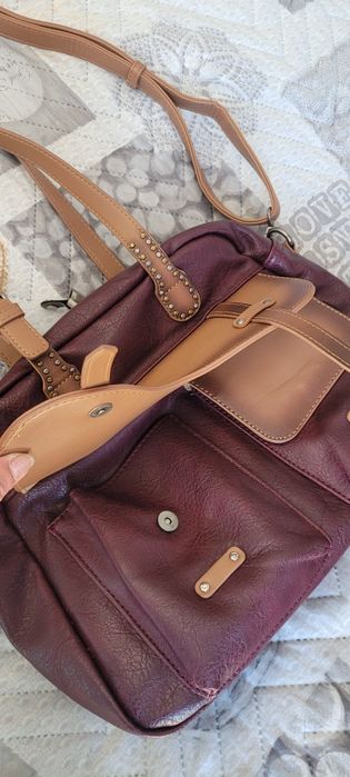 Чанта цвят бордо