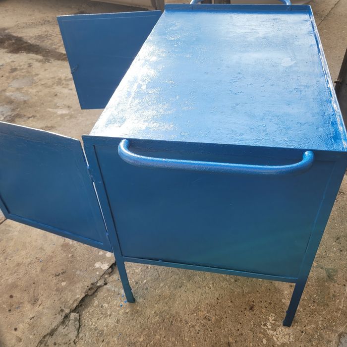 Шкаф за работилница.