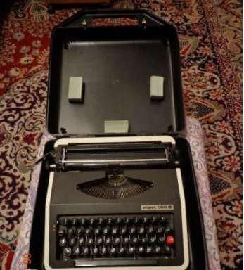 Пишеща машина, Диапроектор, Светкавица