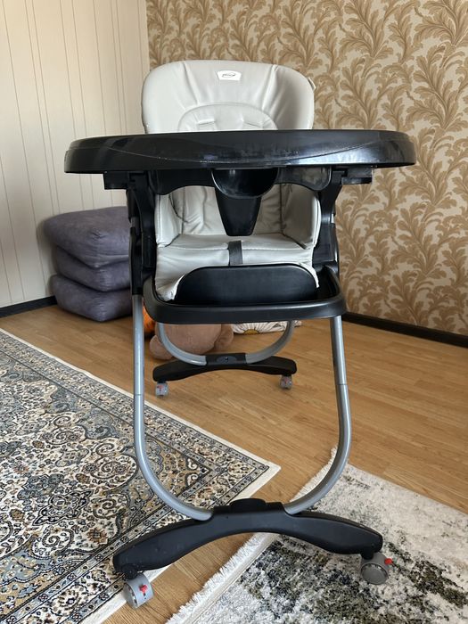 Детский столик для кормления