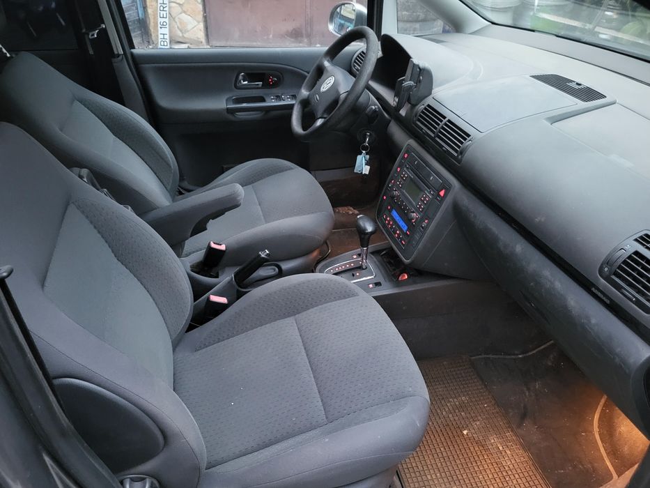 Sharan Anul 2010 1.9 tdi 116cp 7 locuri Automat Trapa Carlig