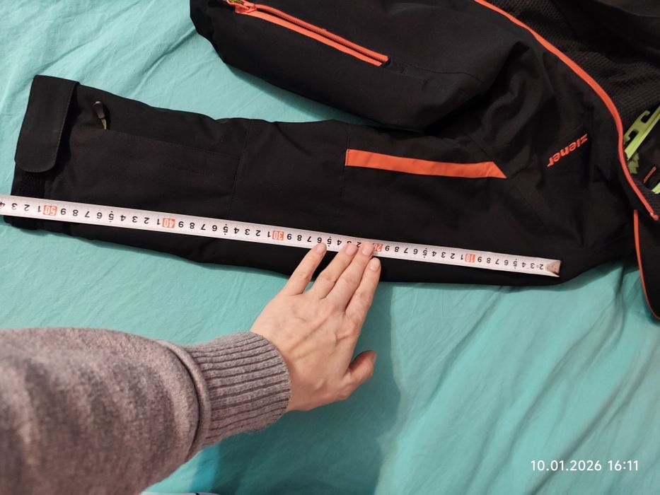 Продам куртку для мальчика рост до 152