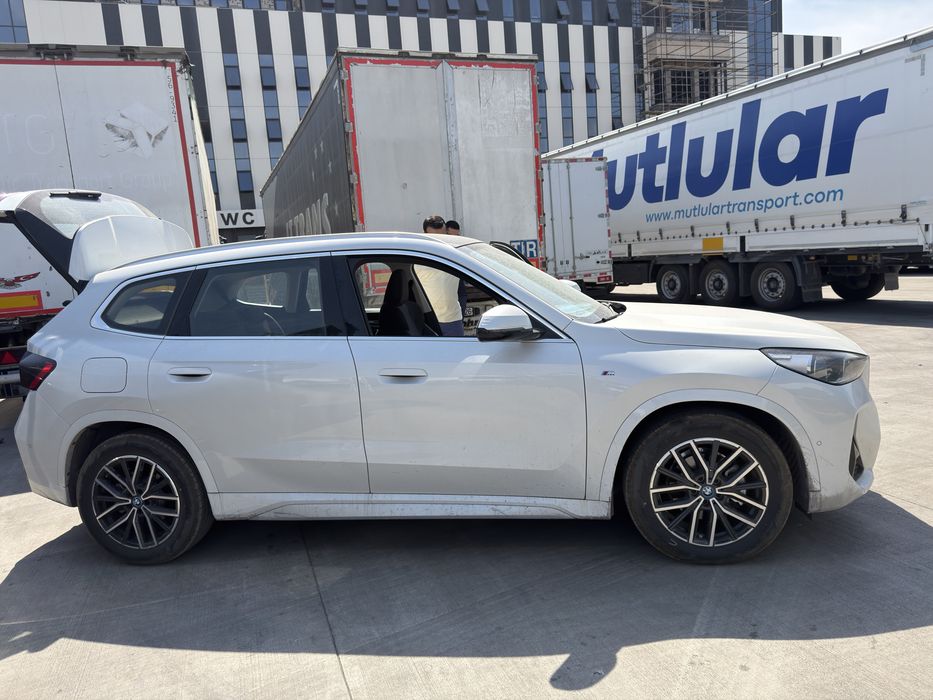 BMW ix1 2025 yil 25L
