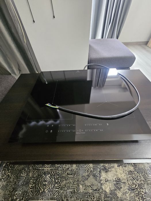 Plită inducție electrolux