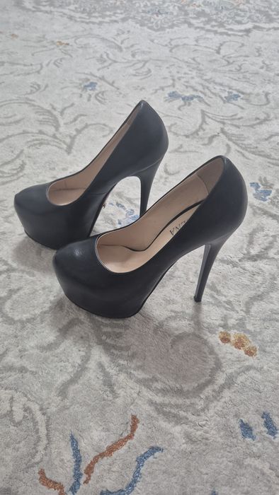 Продам женскую обувь