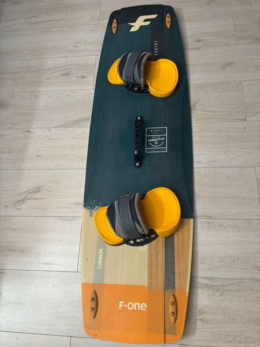 Kite Board F1 freestyle + pads