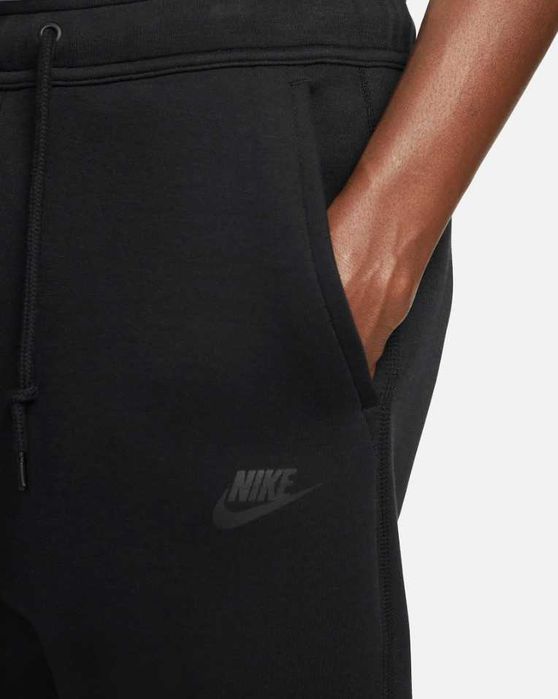 Оригинално долнище на Nike Tech! XXL