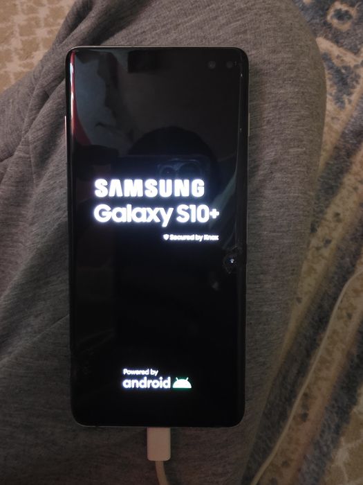 Продам самсунг с10+. 8гб/128гб