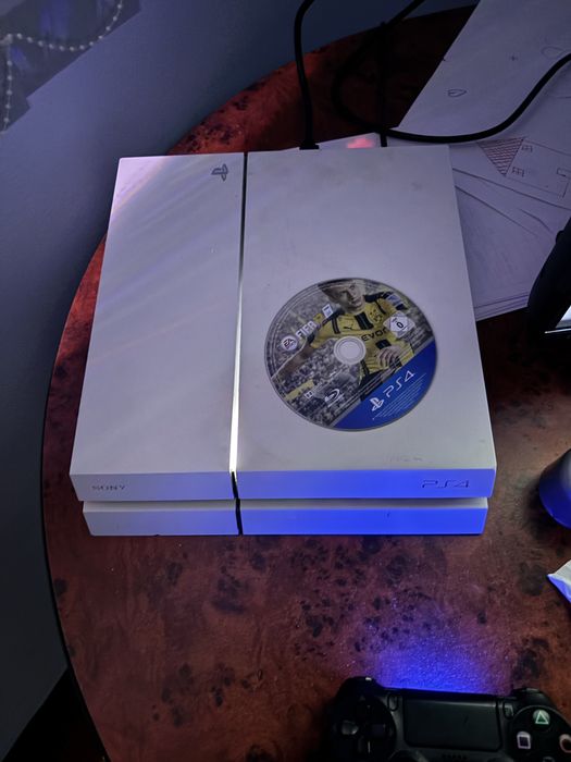 Vand playstation 4 in stare perfecta!