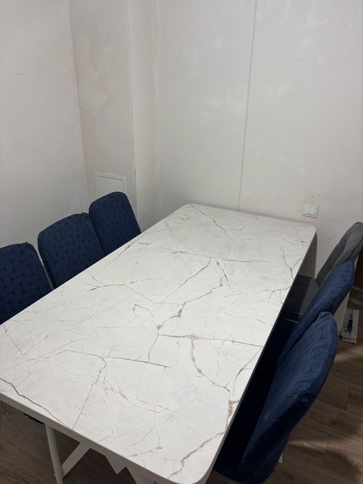 Продаю стол с 6 стульями