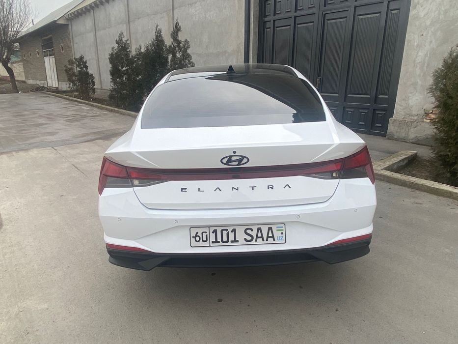 Hyundai Elantra 2022