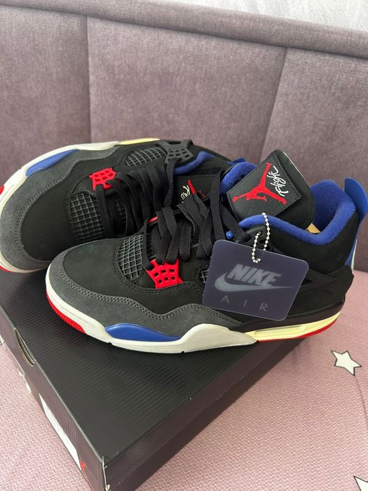 Adidasi Jordan retro 4