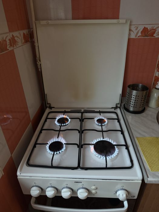 Aragaz zanussi cu 4 ochiuri