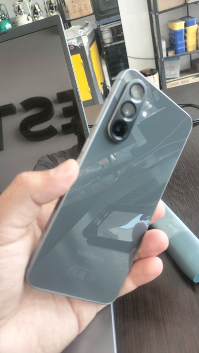 Samsung A56 8/256 графитовый — обмен