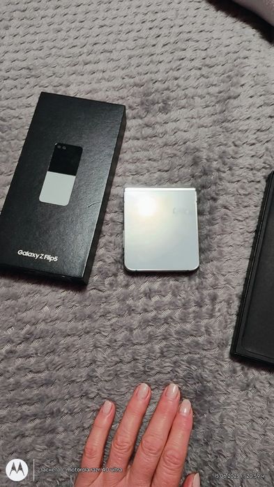.Samsung Galaxy ZFlip5