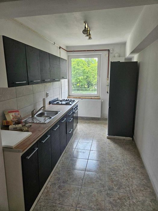 Inchiriez apartament 2 camere nemobilat Centrul Civic
