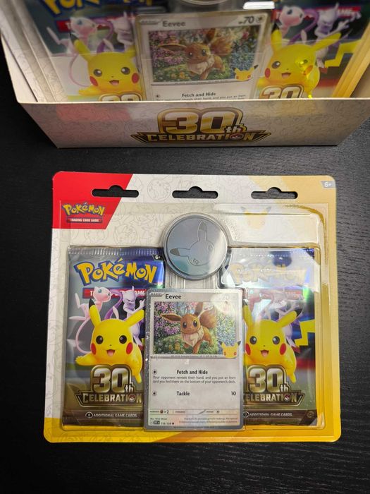 Pokémon TCG 30th Anniversary Eevee Double Wide Blister – Sigilat