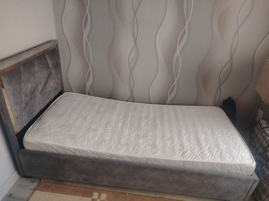 Продам кровать 90х200